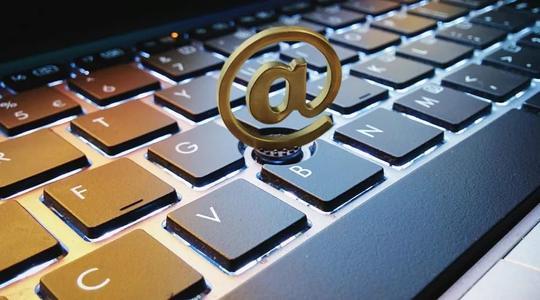 企业建设网站和网站建设公司打教导需要注意什么呢？